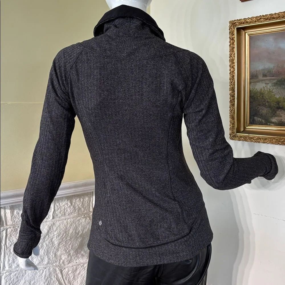 Lululemon Think Fast Pullover - Picture 6 of 16